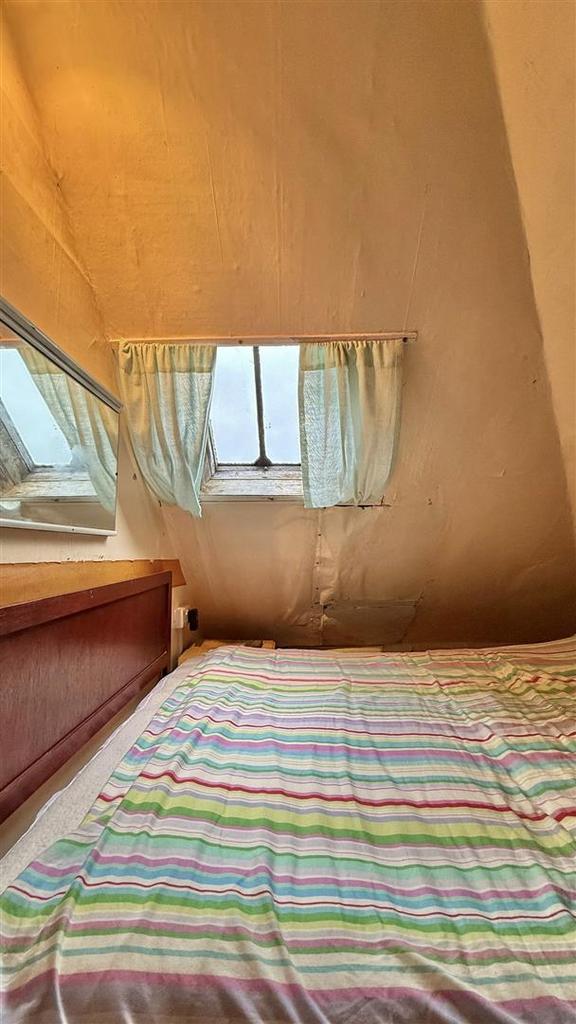 Attic room 1