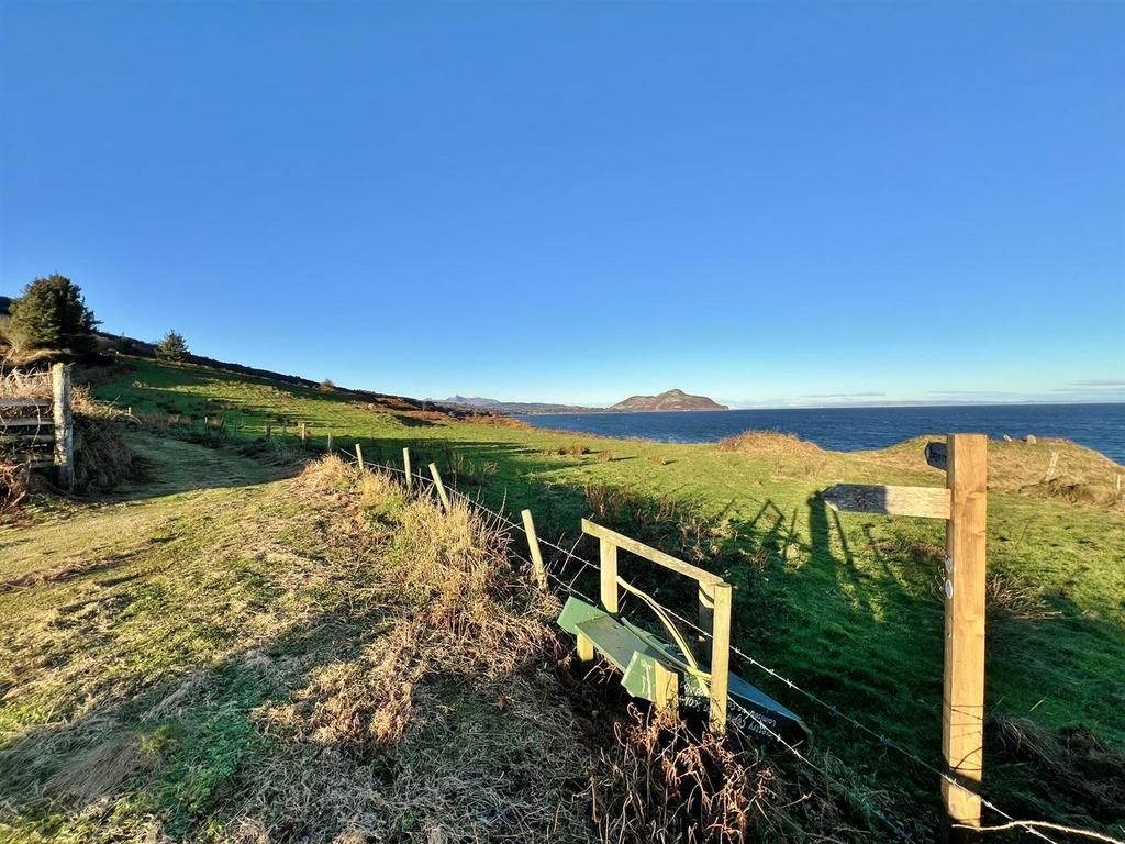 Largiebeg point footpath