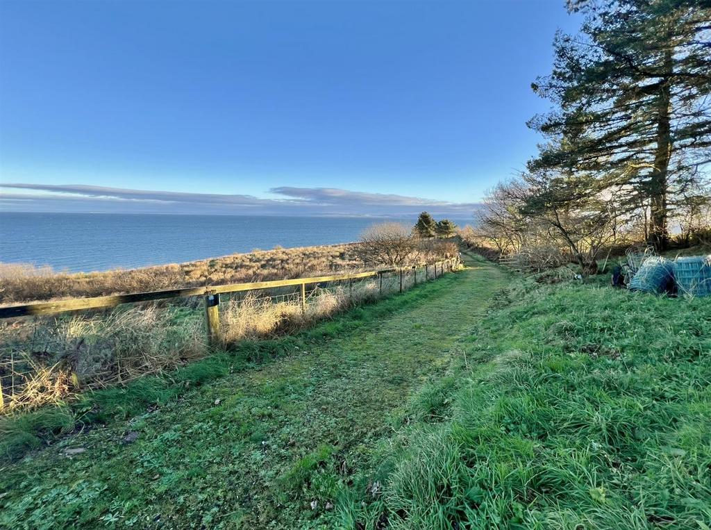 Foot path to Shore Cottage