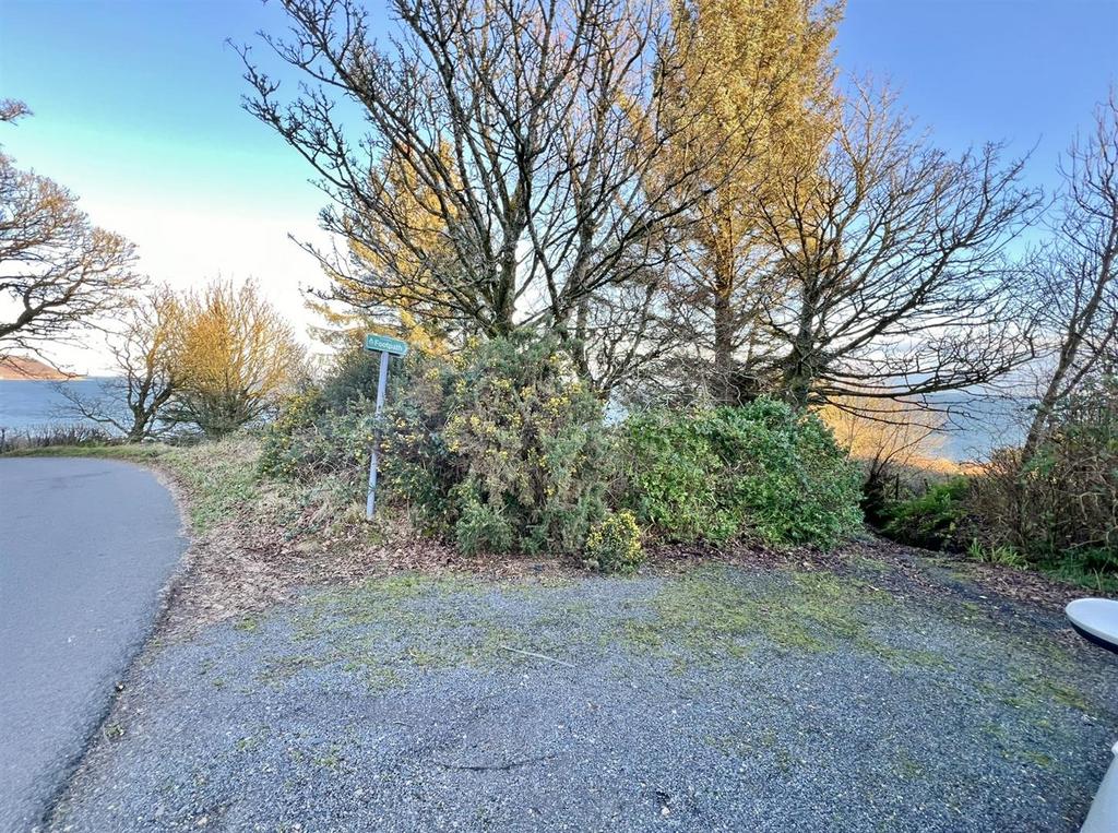 Public parking spot and foot path to Shore Cottage