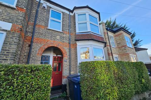 2 bedroom maisonette for sale, Leslie Road, London, N2