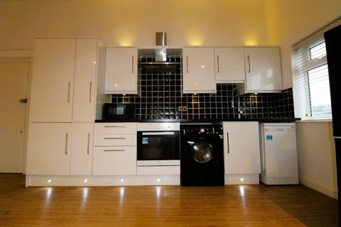 1 bedroom flat to rent, Gower Road, Haywards Heath, RH16