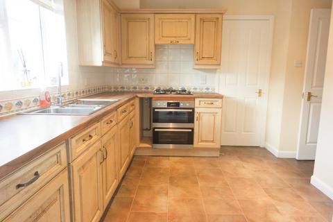 4 bedroom detached house to rent, Swallow Close, Rayleigh, SS6