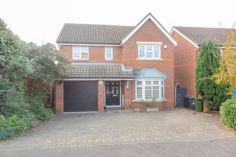 4 bedroom detached house to rent, Swallow Close, Rayleigh, SS6