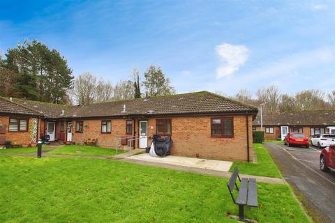 2 bedroom bungalow for sale, Park Springs, Swindon SN5