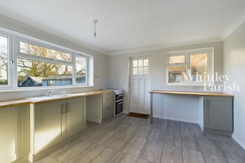 2 bedroom detached bungalow for sale, Church Road, South Lopham