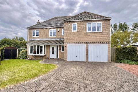 5 bedroom detached house for sale, Martin De Rye Way, Caister-On-Sea