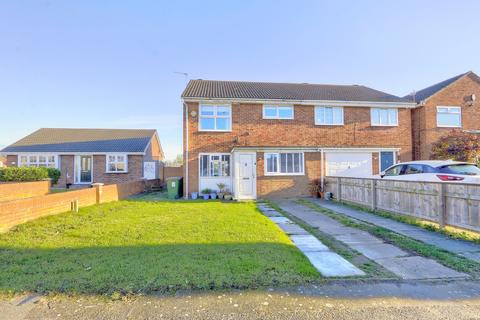 4 bedroom semi-detached house to rent, Westminster Close, Middlesbrough, TS6