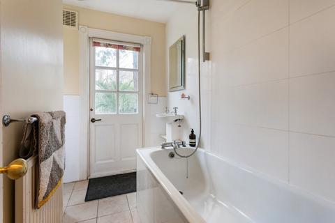 1 bedroom flat to rent, ALDEBERT TERRACE, SW8