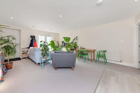 1 bedroom ground floor flat for sale, Milton Road, Cambridge CB4