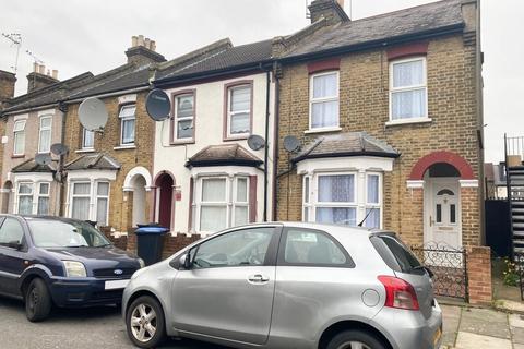 3 bedroom end of terrace house for sale, Oakhurst Road, EN3