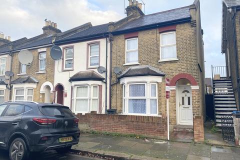 3 bedroom end of terrace house for sale, Oakhurst Road, EN3