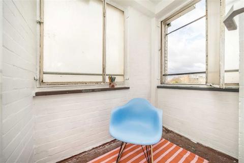 2 bedroom flat for sale, Mace Street, London E2