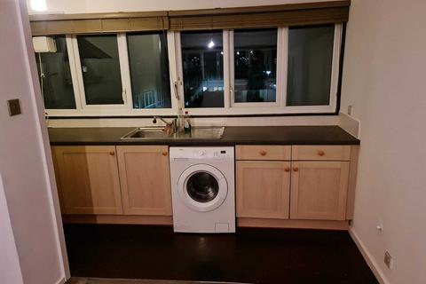 2 bedroom flat to rent, Mitcham CR4