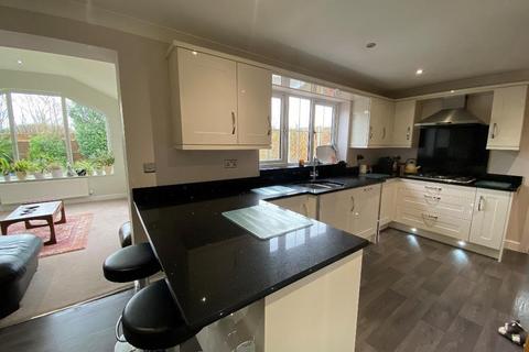 6 bedroom detached house for sale, Apple Leaf Lane, Barton, DN18 5GP