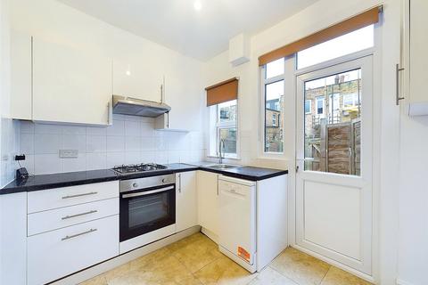 2 bedroom maisonette to rent, Kenley Road, St Margarets