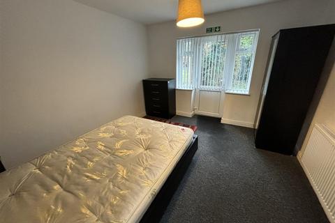 5 bedroom house share to rent, Highwood Avenue, Solihull B92