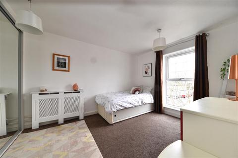 3 bedroom terraced house for sale, Ripon Road, Stevenage