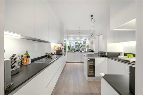 2 bedroom apartment for sale, Grove End Gardens, Grove End Road, St John's Wood, London, NW8