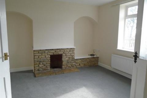 3 bedroom semi-detached house to rent, Islip