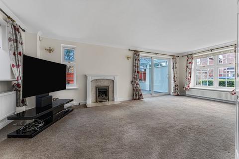 4 bedroom detached house for sale, Manor Park, Staines-upon-Thames, TW18