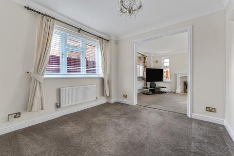 4 bedroom detached house for sale, Manor Park, Staines-upon-Thames, TW18