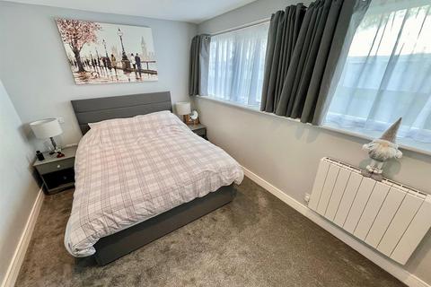 1 bedroom chalet for sale, Beach Road, Hemsby, Great Yarmouth