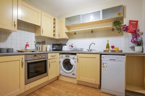 2 bedroom serviced apartment to rent, West Cotton Close, Northampton NN4