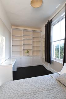 1 bedroom in a house share to rent, Knatchbull Road, London SE5