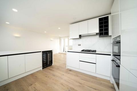 3 bedroom flat to rent, Heronsforde, London W13