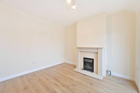 32b Torrington Road, Perivale, Greenford, UB6 7EW