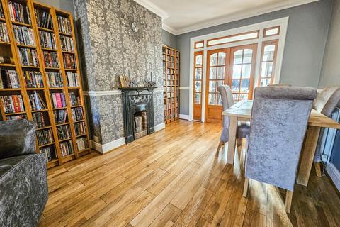 5 Fourth Avenue, Romford, RM7 0UA