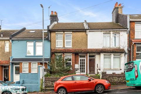 4 bedroom terraced house to rent, Bear Road, Brighton BN2