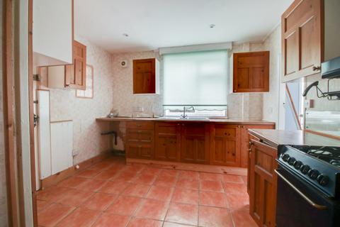 2 bedroom semi-detached house for sale, Otley Old Road, Leeds, West Yorkshire, LS16