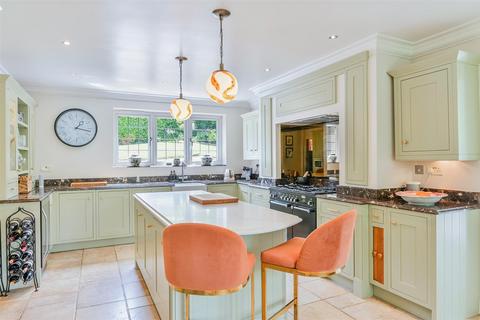 5 bedroom detached house for sale, Woodland Way, Kingswood