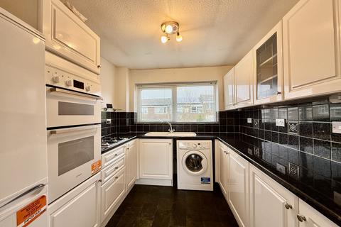 1 bedroom flat for sale, Harebell Close, Eastbourne, East Sussex, BN23