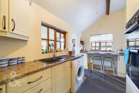 2 bedroom end of terrace house for sale, Hempnall Road, Woodton, Bungay