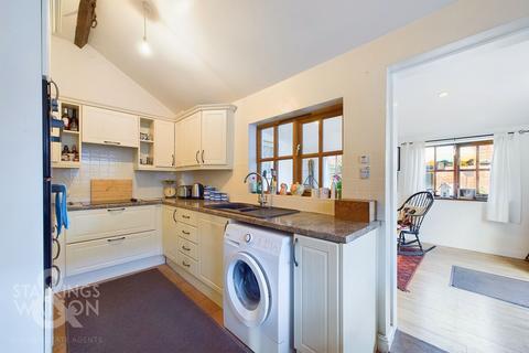 Rose Cottage Hempnall Road, Woodton, Bungay, NR35 2LS