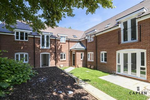 2 bedroom apartment to rent, Lawton Green, Loughton