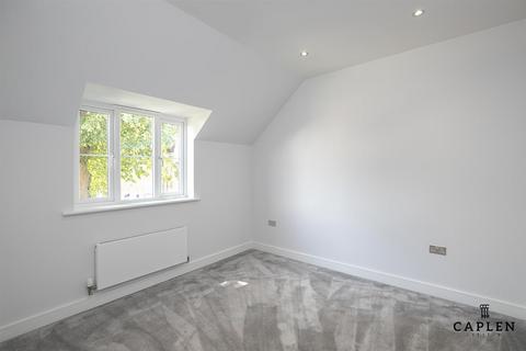 2 bedroom apartment to rent, Lawton Green, Loughton