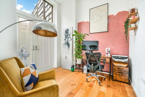 2 bedroom flat to rent, Casbeard Street, London, N4