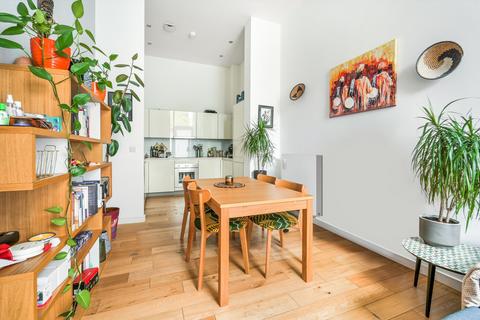 2 bedroom flat to rent, Casbeard Street, London, N4