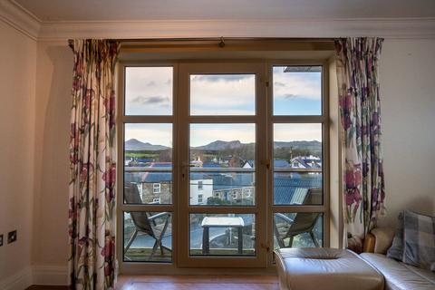 2 bedroom flat for sale, Lon Golff, Morfa Nefyn LL53