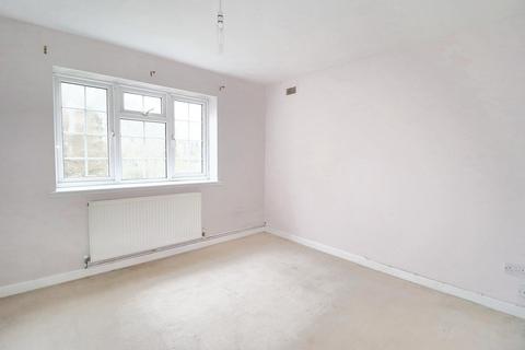 2 bedroom apartment for sale, Colne Drive, Walton-on-Thames KT12