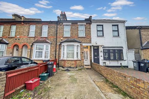 4 bedroom terraced house to rent, Hounslow TW5