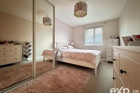 2 bedroom flat for sale, 8 Charlotte Way, West Malling ME19