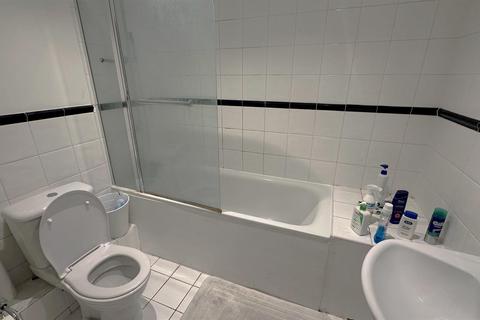 2 bedroom flat to rent, Connexion Building, 326 Battersea Park Road SW11