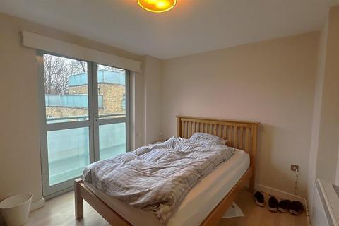 2 bedroom flat to rent, Connexion Building, 326 Battersea Park Road SW11