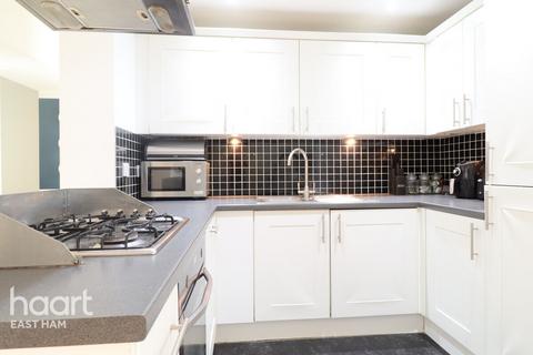 2 bedroom flat for sale, Shaftesbury Road, London