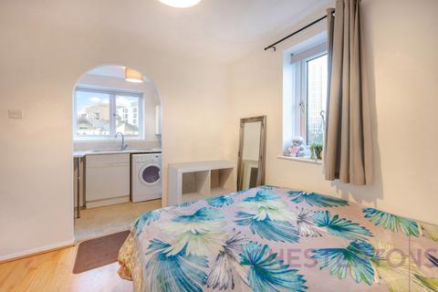 Studio to rent, Armoury Road, London